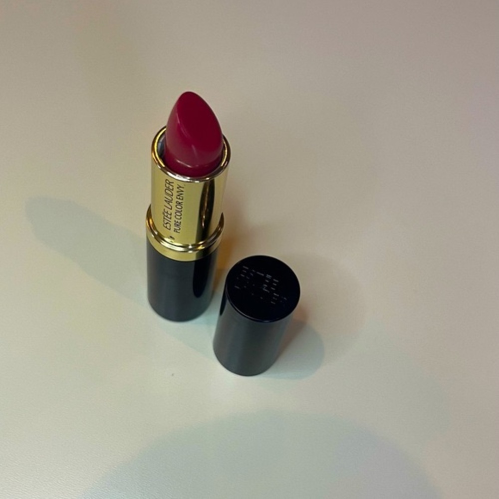 NEW! Estée Lauder Pure Color Envy Sculpting Lipstick